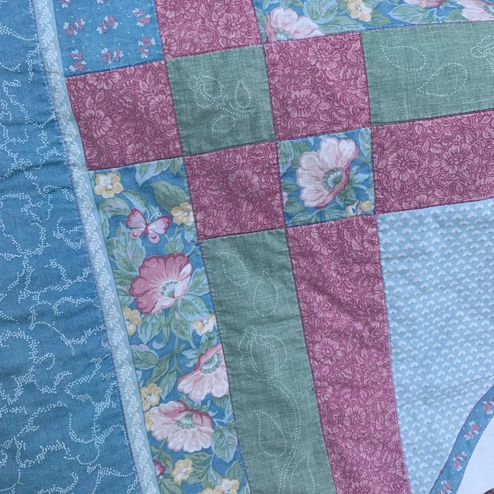 Vintage Floral Patchwork Quilt - Pink and Blue